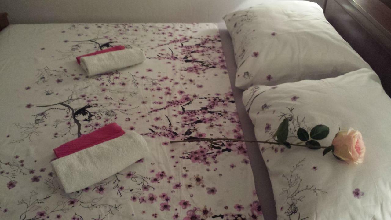 Beach Apartment Sweet Dora สปลิท ภายนอก รูปภาพ